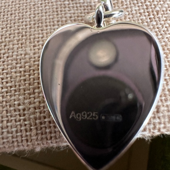 NWT Gucci sterling silver heart dangle earrings with pouch, box and cards - Picture 5 of 9